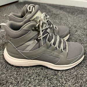 Columbia Hiking Shoes Women’s sz 5.5 NWOT